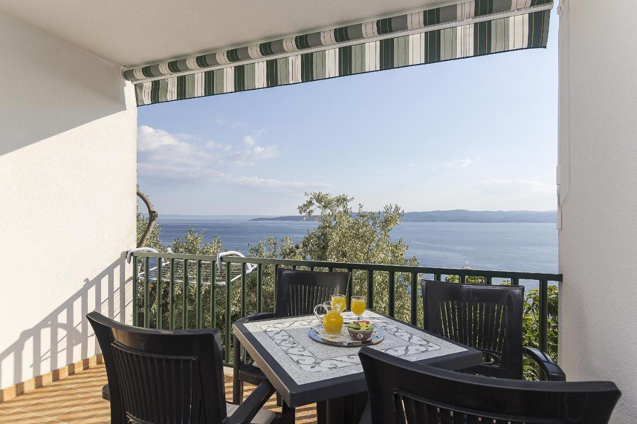 Apartments With A Parking Space Brela, Makarska - 11687 Exterior photo